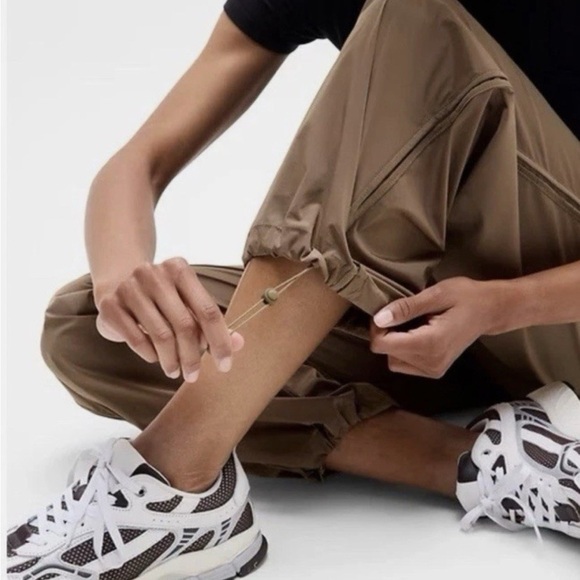 Athleta Rise Pant - Picture 2 of 6